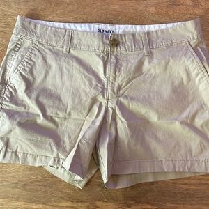 Old Navy 5” Shorts Rolled Oats